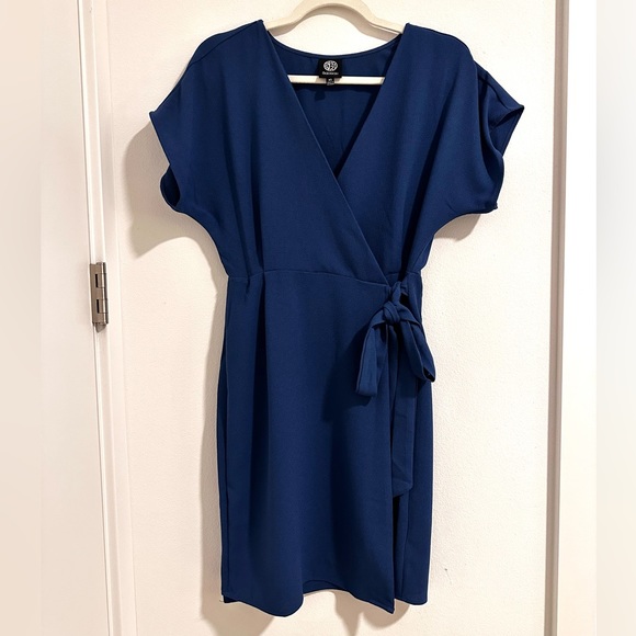 Blue wrap short sleeve dress - Picture 2 of 6